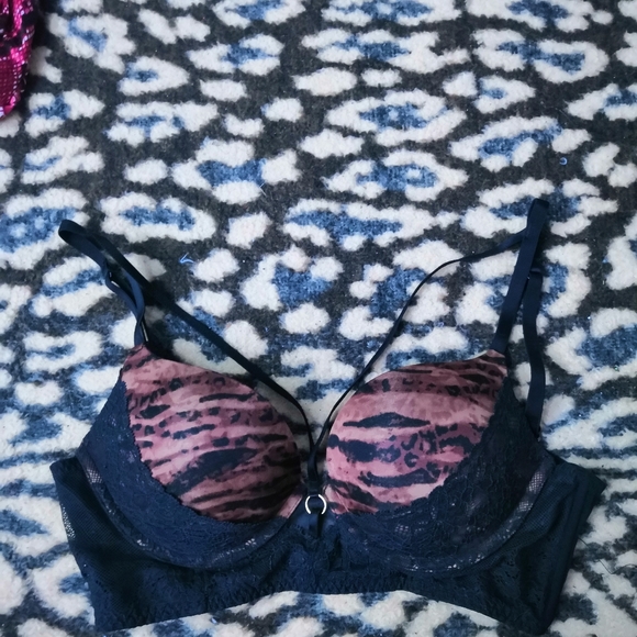 Tiger print and black lace push up bra - Picture 1 of 3